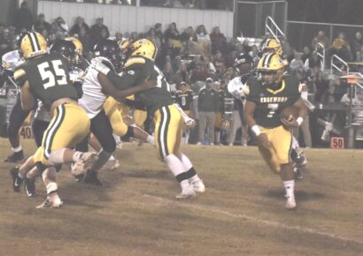 Wildcats Run Wild in Season Finale