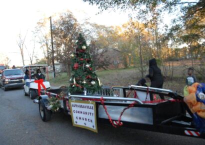 Autaugaville Rings in the Christmas Season with Tree Lighting, Parade through Town Dec. 1