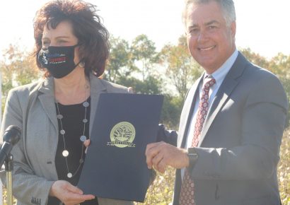 Prattville Declares Farm City Week, Highlights Economic Benefits of Farms to Community