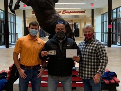 Don Duncan Presents Gift Cards to All Faculty, Staff at SEHS to Show Appreciation