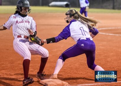 SEHS Mustang Ladies Win Over Tigers 11-10 Monday in Softball Action