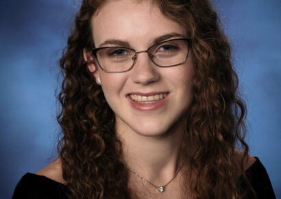 Abigail Luster Receives the Ann Barr 4-H Scholarship; Plans to Attend Auburn University