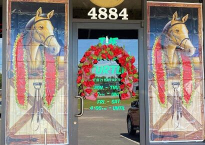 Derby Party at Thirsty Turtle Raises over $2,000 for Humane Society of Elmore County