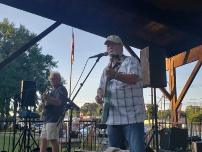 Bama Breeze Duo Takes Stage for FREE Tunes on the Green Concert; See Photos