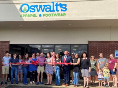 Oswalt’s Celebrates One Year in Business, Holds Ribbon Cutting with Prattville Chamber
