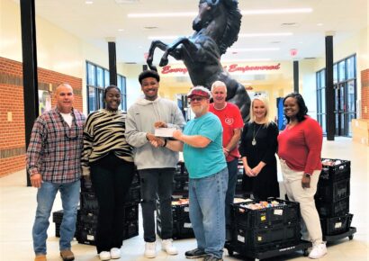 SEHS ‘Crystal Ball’ Raises $3,000 Donation to the Welcome Food Pantry of Millbrook