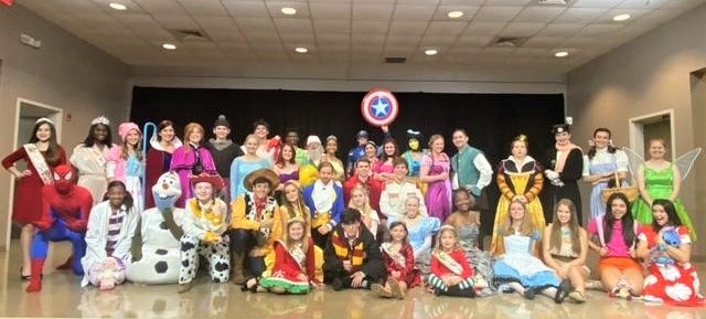Christmas on the Coosa Character Breakfast Brings 39 Characters to Life at Wetumpka Civic Center