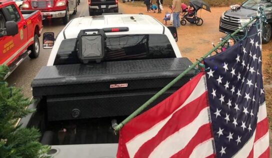 Vida Strong: A Bit of Rain Can’t Stop this Community Which Boasts the Biggest Small Town Parade Around