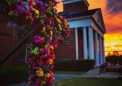 ‘Flower The Cross’ Tradition at Wetumpka Baptist Church a Community Favorite