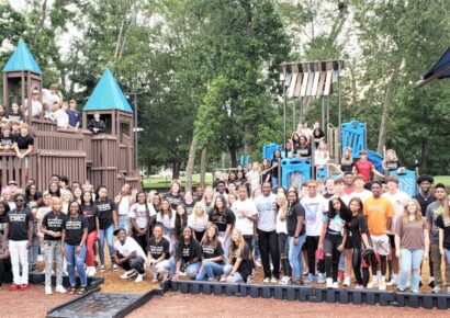 Senior Escort, First day of school at SEHS goes Smoothly, even with new Cell Phone rule