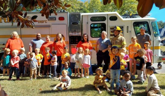 HIPPY Families, Kids take part in Safety Demonstration at Gold Star Park