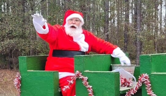 <strong>PHOTOS: The Biggest, Small Town Christmas Parade Rolls through Vida in Autauga County Saturday to Huge Crowd</strong>