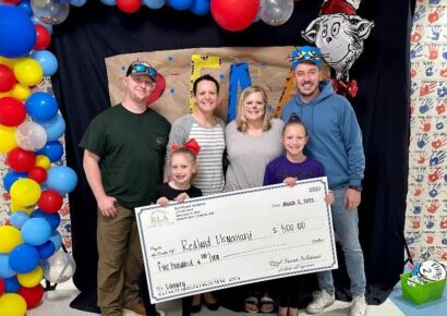 <strong>RLA Power Solutions of Wetumpka makes donation to Redland Elementary Library</strong>