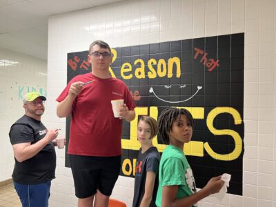 MMS Student Council, Parents Paint Welcoming Signs, Inspirational Messages