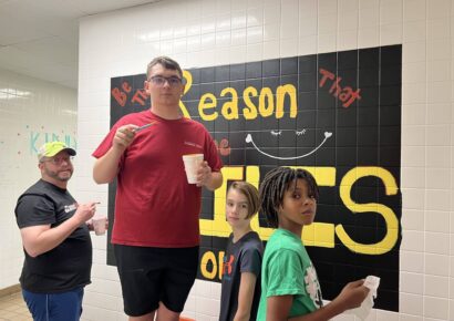 MMS Student Council, Parents Paint Welcoming Signs, Inspirational Messages