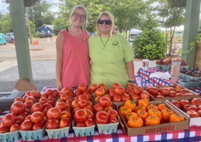 Wetumpka’s Farmers Market had Amazing crowd for inaugural Tomato Sandwich day