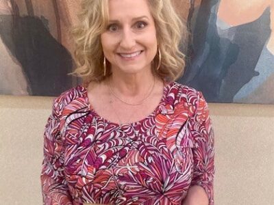 Darrue Sharpe receives Achievement Award from NACAA