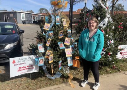 Prattville woman shares her story by bringing the faces of 22q to the Prattville Tree Trail