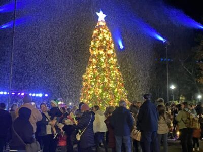 Millbrook’s Annual Tree Lighting Welcomes Christmas Season