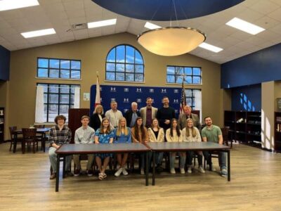 Pine Level Mayor presents award to Marbury High School government class for participation in Pine Level history