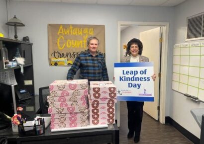 Prattville Chamber celebrates extra day by spreading kindness