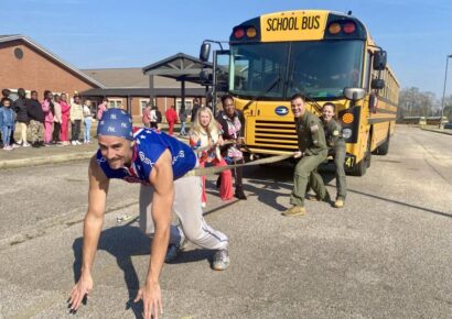 Man Versus Impossible: Performer Visits ARIS to show students anything is possible
