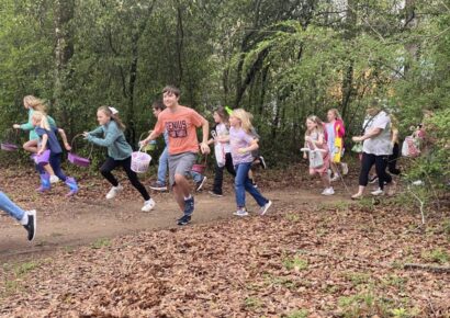 Realty Connection holds 7th Annual Easter Eggstravaganza at Lanark