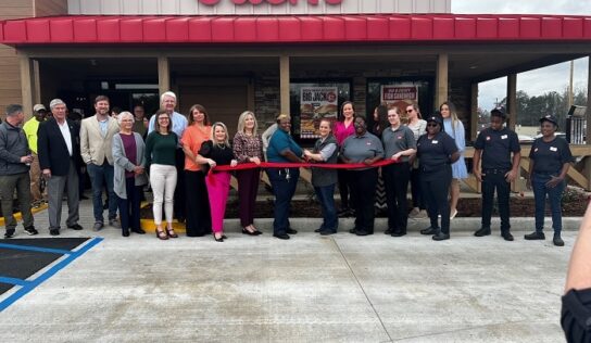 Town of Eclectic residents, officials welcome new Jack’s restaurant with Open Arms