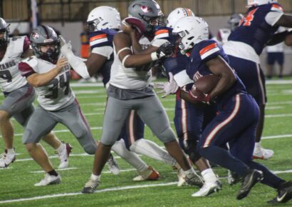 SEHS Mustangs Fall 22-20 in Thriller at Cramton Bowl