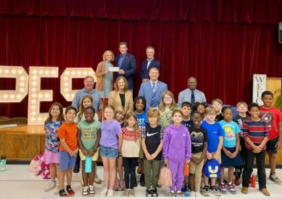 State Representative Jerry Starnes makes donation to Prattville Elementary School