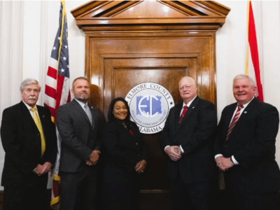 Elmore Commissioners look to future after being sworn in to office