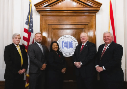 Elmore Commissioners look to future after being sworn in to office