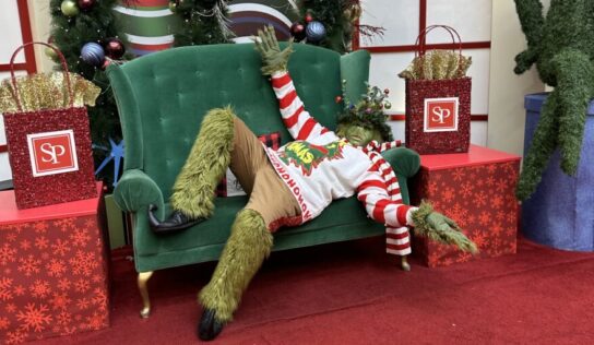 Sharing the joy from far and wide, local ’98 classmates help to spread Christmas cheer 