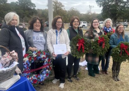 Captain William Bibb Chapter DAR Honors Veterans with Wreaths at Graveside
