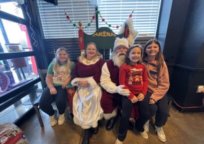 Front Porch Grill Hosts 9th Annual Breakfast with Santa and the Grinch