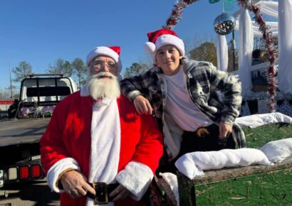 Photos: With Leo Motley as Grand Marshal, the Vida Christmas Parade rolls in its 24th year