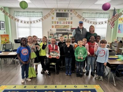Prattville Mayor Bill Gillespie reads to students at PPS