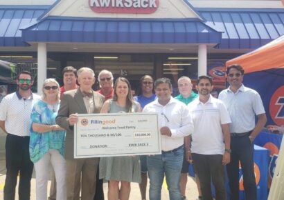 76 Kwik Sack donates $10,000 to Welcome Food Pantry