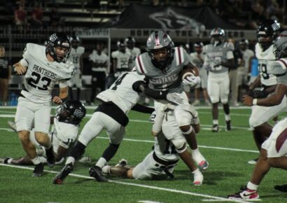 Barnes rushes for 260 yards, 5 touchdowns in Mustangs’ homecoming victory against Smiths Station