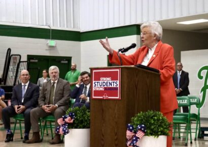 Alabama governor visits Holtville Elementary for patriotic program celebrating America’s upcoming 250th birthday