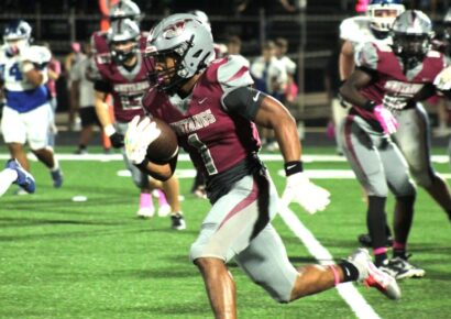 Barnes rushes for 378 Yards and 5 touchdowns in playoff clinching win over Rehobeth