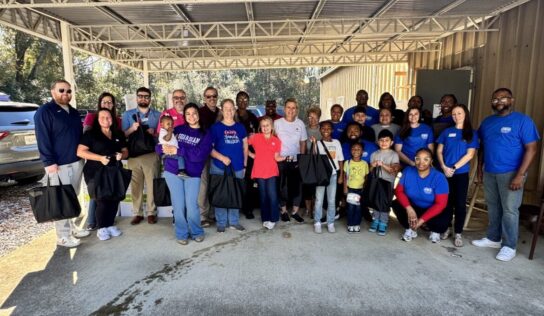 Local families receive warm Thanksgiving meal, overflowing to-go baskets from Elmore County Family Resource Center