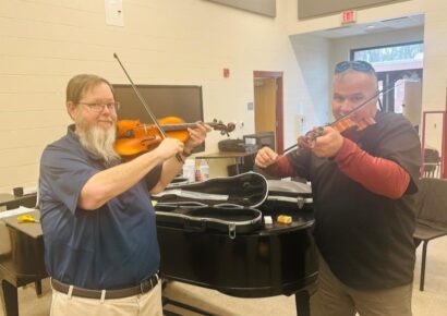 Stanhope Elmore High School launches first violin class in district, promotes fundraiser for new instruments