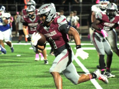 EAN Names Stanhope Elmore Running Back Dee Barnes as Elmore County Football Player of the Year