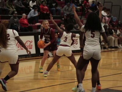 SEHS girls’ basketball moves up to #6 in Class 6A, wins three games in week
