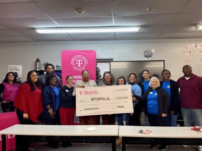 Elmore County Family Resource Center hosts lunch and learn, receives T-Mobile grant