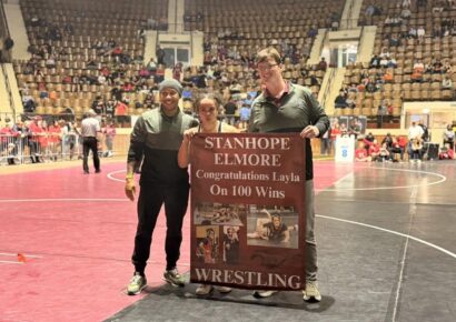 Stanhope Elmore’s Layla Manus becomes first female wrestler with 100 wins in school history