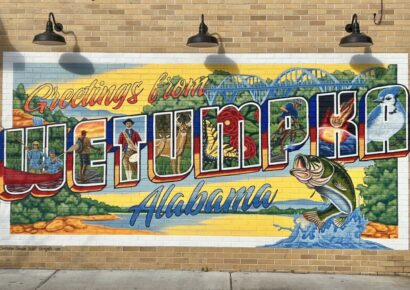 Downtown Wetumpka gets a colorful new postcard mural