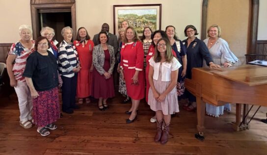 DAR chapter marks Flag Day, honors civic and military service in Wetumpka