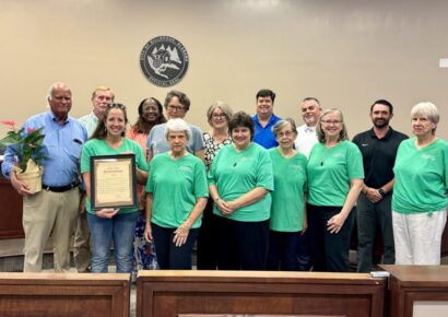 Mayor Kelley honors Millbrook Garden Club for beautification efforts